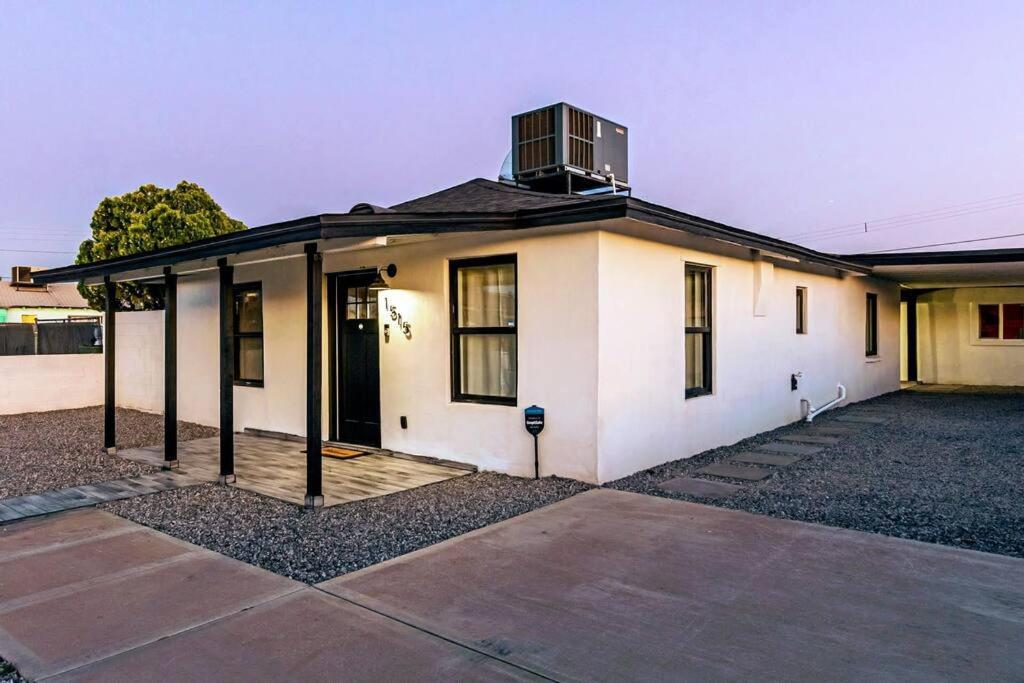 Phoenix Retreat - 2 Bedroom Home With King-Size Bed - 3 Smart Tvs - 10 Min From Airp - Unit A Zewnętrze zdjęcie